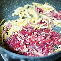 #primary and middle school students nutritious meal#1 time, 2 flavors, tender beef Illustration of how to make Rou Laoyou Noodles + Scalper Diaolong Laoyou Noodles 3