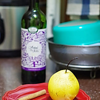 Winter beauty treat—Illustration of how to make pears stewed in red wine 1