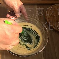 Matcha Soft Basque, crispy on the outside and smooth on the inside Soft center, rich matcha flavor that goes smoothly in your mouth. Illustration of how to make it 9