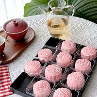 #Mid-Autumn Festival can still be spent like this#Homemade soft, glutinous, sour and sweet /Illustration of how to make snowskin mooncakes with cranberry cheese filling 5