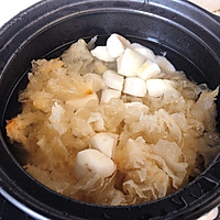 #春日limited on the dining table# spring beauty treat—Snow Pear Horse Hoof Illustration of how to make Tremella Soup 3