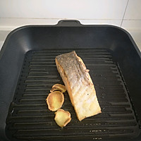 # Mid-Autumn Festival can still be spent like this# Pan-fried salmon with lemon flavor Illustration of how to do it 5