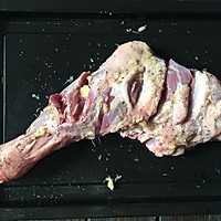 Built-in Oven Recipe - Crispy Roasted Lamb Leg Illustration 3