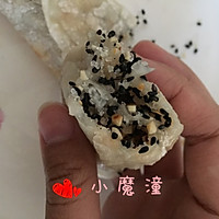 Guangdong snacks: Illustration of how to make thin bracing 9