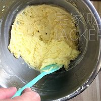 Matcha light cream biscuits, slightly bitter and fresh matcha fragrance, delicate combination Light cream, presenting an intoxicating recipe 4