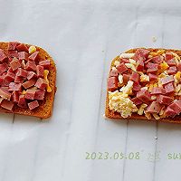 Illustration of how to make cheese and egg toast 3