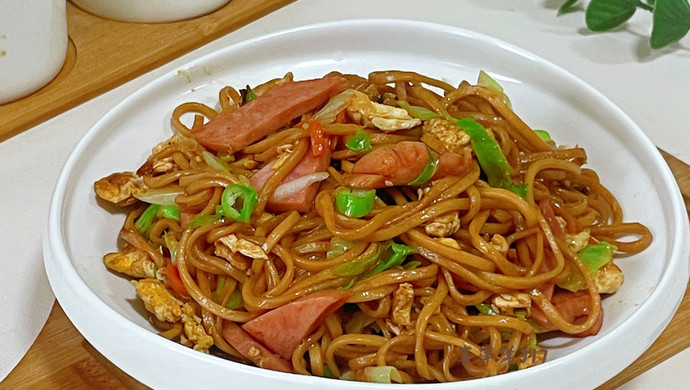 Homemade fried noodles