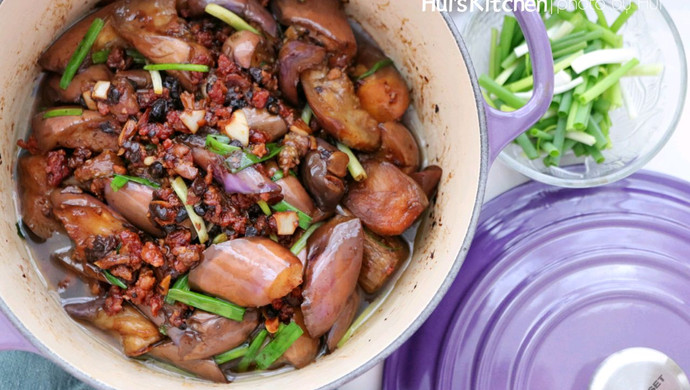 Braised eggplant with meat sauce