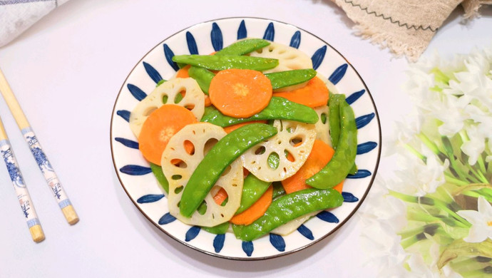 Fried lotus root slices with snow peas