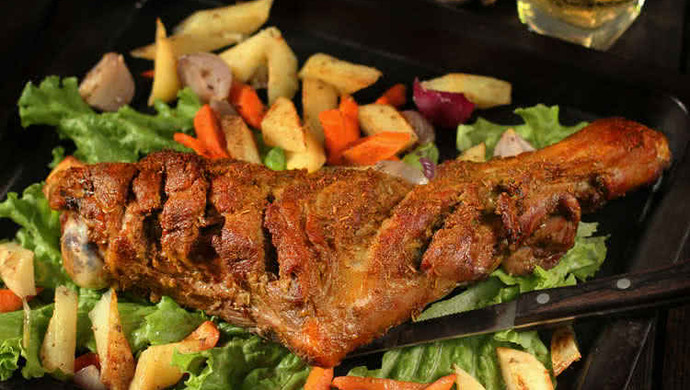 Crispy roasted leg of lamb