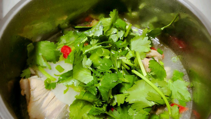 White radish and pork ribs soup