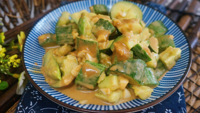 Cucumber mixed with sesame sauce