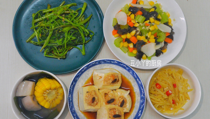 Dinner for NT$9.50, four dishes and one soup