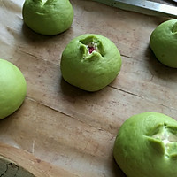 Illustration of how to make matcha cheese buns 10