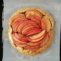 Cinnamon Apple Pomegranate Gray Pie Cake#Exploring Grandma's Country Fragrant Mid-Autumn Festival Illustration of how to make a banquet# 12