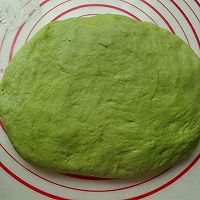 Illustration of how to make matcha cheese buns 5