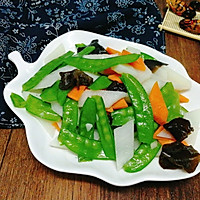 Illustrated recipe for vegetarian stir-fried three delicacies 14