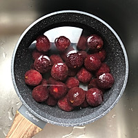 Illustration of how to make appetizing bayberry soup in summer 1