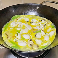 #Mid-Autumn Festival can still be spent like this#Mushroom Golden Soup Fish Fillet Illustration of how to do it 6