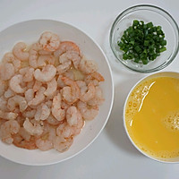 Illustration of how to make scrambled eggs with shrimps 2