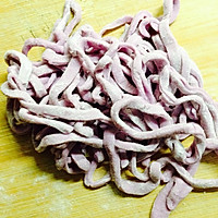 Illustration of how to make purple noodles 6