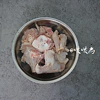 Illustration of how to nourish and warm white radish and mutton bone soup 2