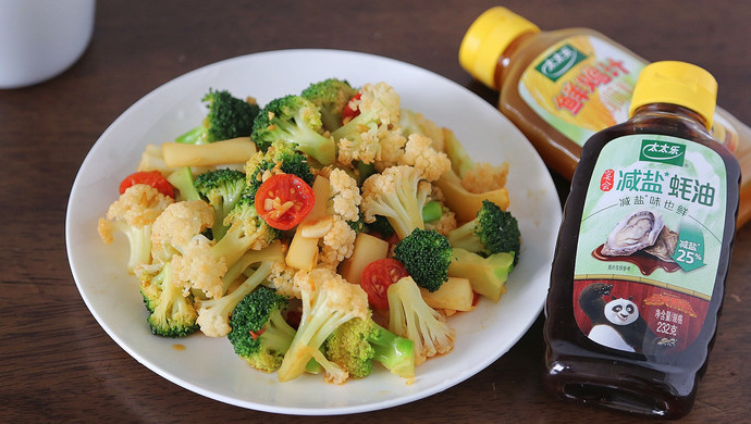 Stir-fried double flowers with oyster sauce and chicken sauce