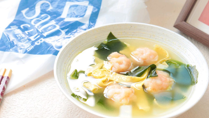 Shrimp and Egg Shredded Wakame Soup