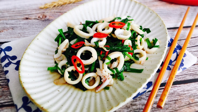 Fried squid with chives