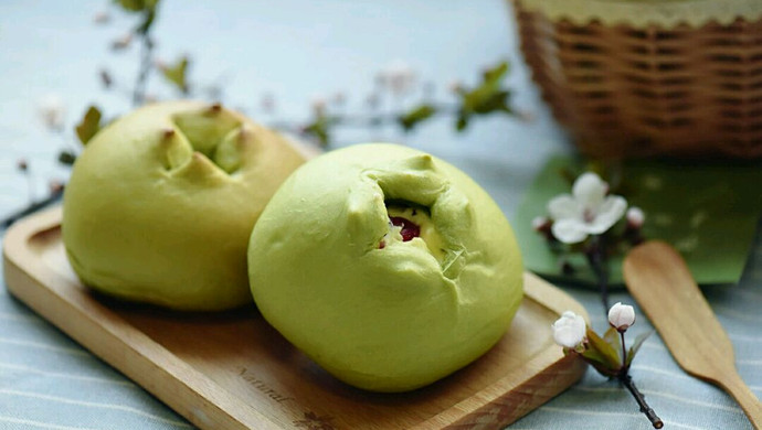 Matcha cheese buns