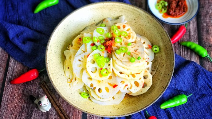 Spicy fried lotus root slices