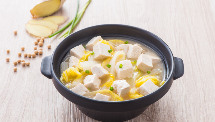 Cabbage stewed with tofu