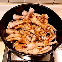 Illustration of how to make casserole chicken feet stew 7