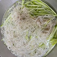 #吃吃了吃什么吃吃什么意思 Must-have cold salad in summer Illustration of how to make cucumber mixed with enoki mushrooms 4