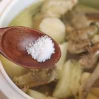 Illustration of braised pigeon soup 9