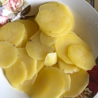 Illustration of how to make cold potato slices 3