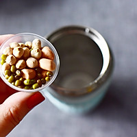 Illustration of how to make peanut chickpea milk suitable for summer 2