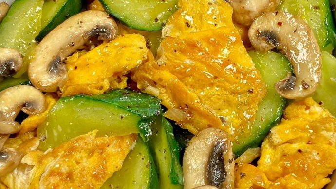 Scrambled Eggs with Mushroom and Cucumber