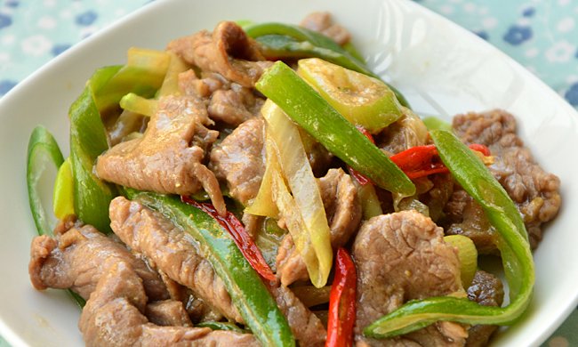 Stir-fried mutton with cumin and green onion