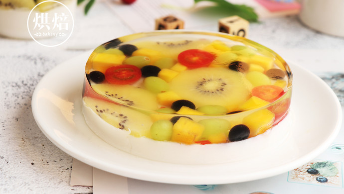 White jelly fruit cake