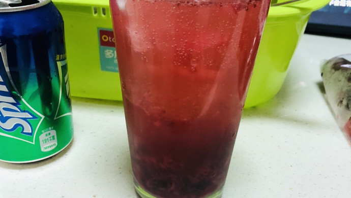 Summer bayberry sparkling water