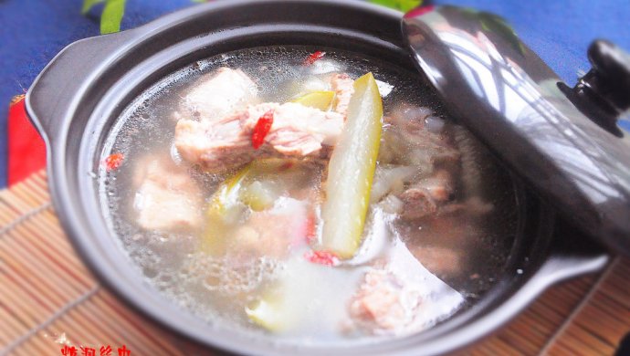 Pork ribs and gourd soup