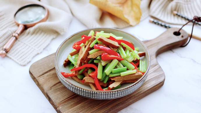 Stir-fried celery with dried fragrant celery