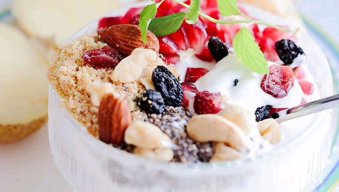 Fruit yogurt bowl