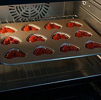 Westinghouse Steam Oven Recipe - Red Velvet Madeleine Illustration 10