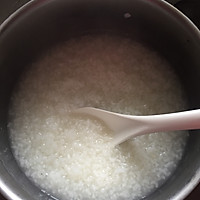 Crab meat porridge--Illustration of how to make nourishing porridge in winter 1