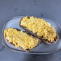 #打工的healthmeal#快手energybreakfast~Illustration of how to make egg cheese rye sandwich 5