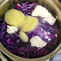 Illustration of how to make purple cabbage soup 4