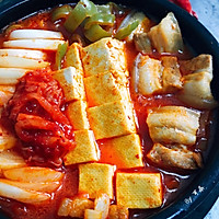 Korean style pork belly spicy cabbage tofu soup Smecta style is a must-have for watching Korean dramas Illustration of late night snack recipes 10