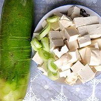 #WINTER NUTRITIONAL EATING WAYS#Illustration of how to make radish and tofu soup 1